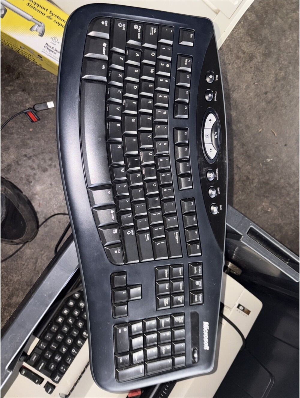 Microsoft Internet Keyboard 3902A008 Model RT9443 Black
